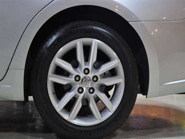 2013 Toyota Avalon XLE 4dr Sedan